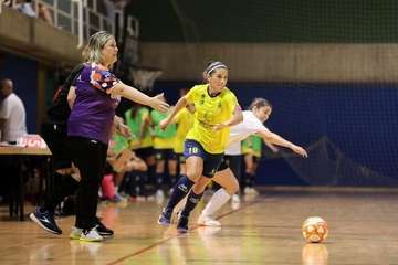 Reparto de puntos entre Teldeportivo y Ourense (2-2)/TA.